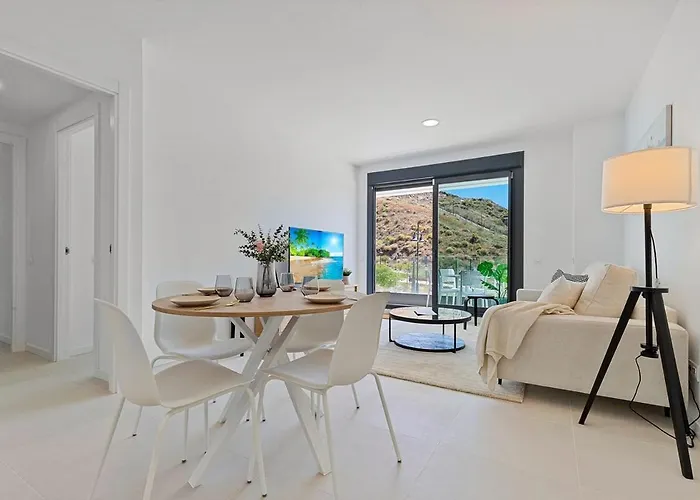 Beautiful New 2bdr Apartment