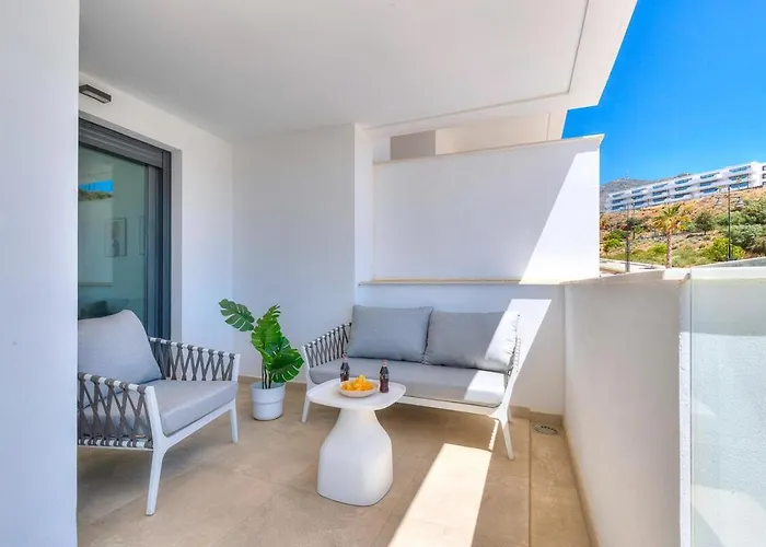 Beautiful New 2bdr Apartment *